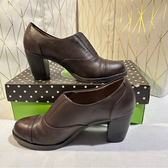 Kelly & Katie KK Cathy Brown 2.5” Pumps - Size 7.5 - Picture 3 of 6